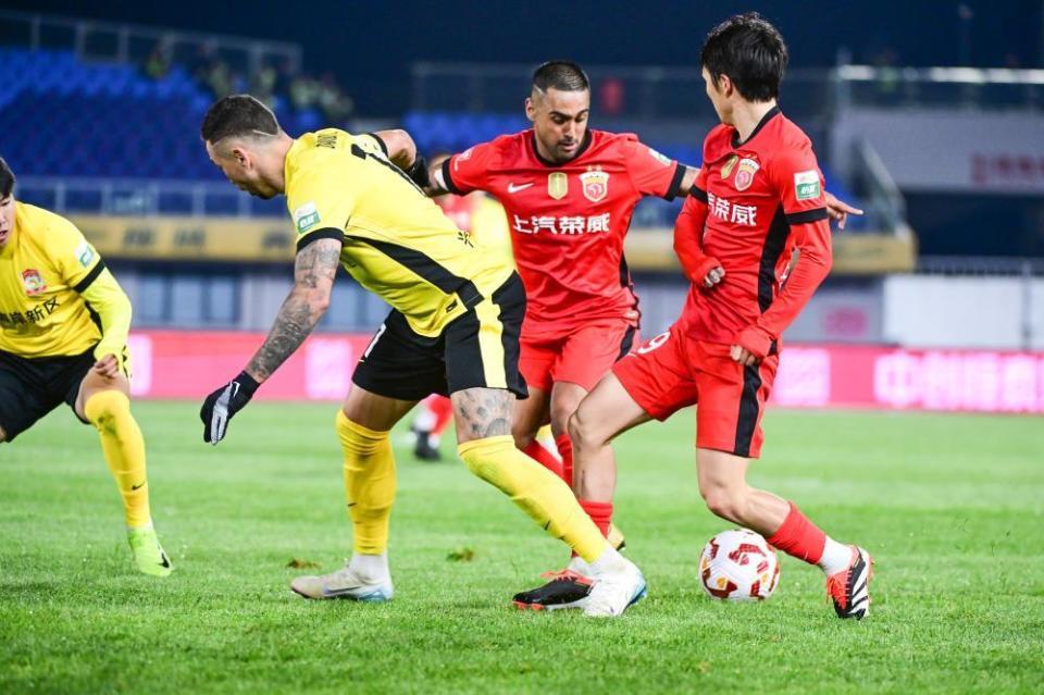 品牌更名-海港VS西海岸首发：5外援PK4外援！蒯纪闻登场 杨希反戈 武磊替补